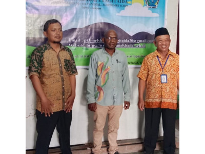 FOTO BERSAMA KETUA LEMBAGA DAN ASESOR PROVINSI PAPUA VISITASI PKBM EL-SHADAI